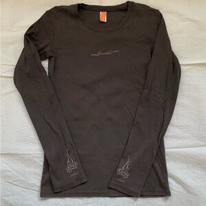 LUCY Long Sleeve Tee